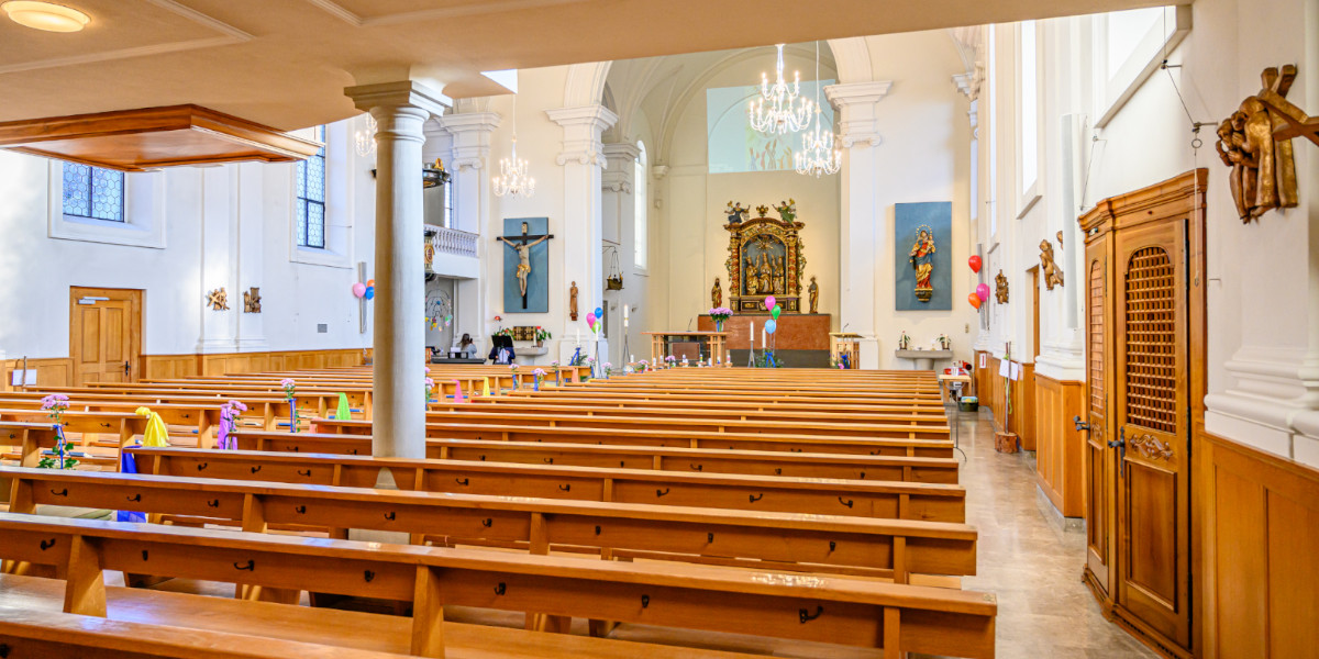 Innenansicht Pfarrkirche St. Maria in Weggis